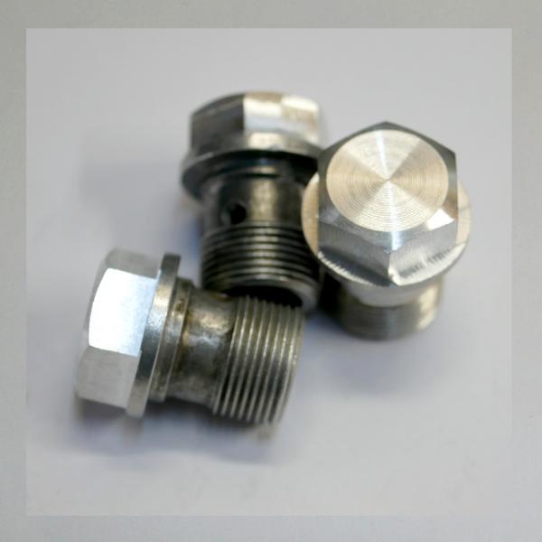 (50-250) Zentral-Verschlussschraube für Bing Motorradvergaser mit angegossener Schwimmerkammer lang---gebraucht---