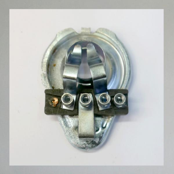 Hella Lampeneinsatz, Birnenhalter, Leuchtmittelaufnahme, Kragendurchmesser 45mm---Originalteil gebraucht---