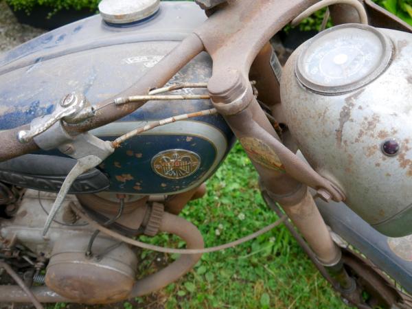 Motorrad: Victoria KR 25 HM in gutem Originalzustand---gut erhalten---Halbnabe---