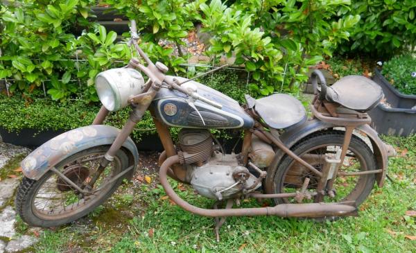 Motorrad: Victoria KR 25 HM in gutem Originalzustand---gut erhalten---Halbnabe---