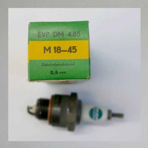 Zündkerze M45T1---M18x1,5---Wärmewert 45---Fabrikat Isolator (Original alt, OVP, NOS)